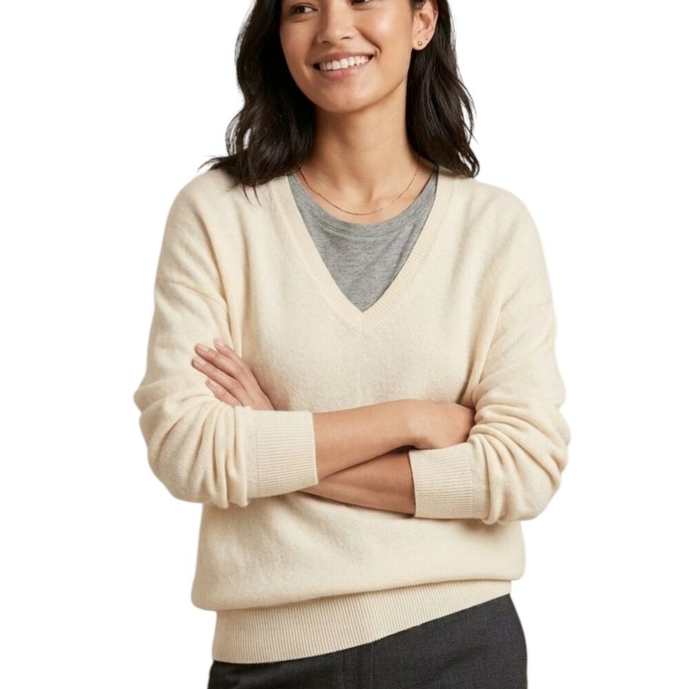 Ann Taylor 100% Cashmere V-Neck Sweater Size S Cream Ivory Soft Warm Luxury